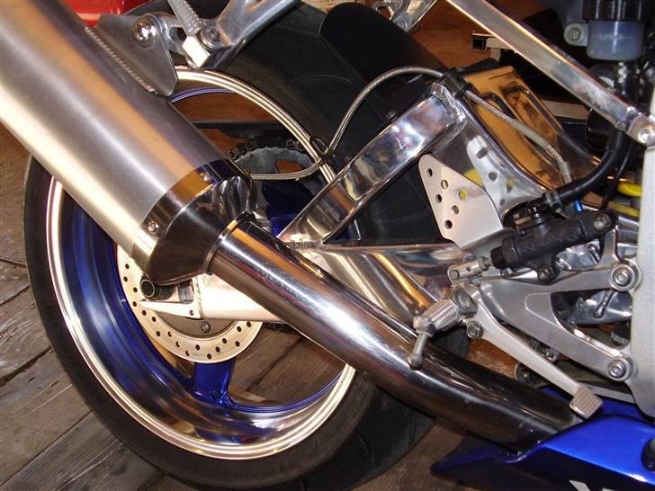 Yamaha R6 billede 10