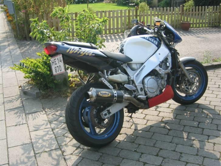 Yamaha FZR 1000  SOLGT - tja nå enden er goder alting godt.. en lille hugger blev det også til. billede 8