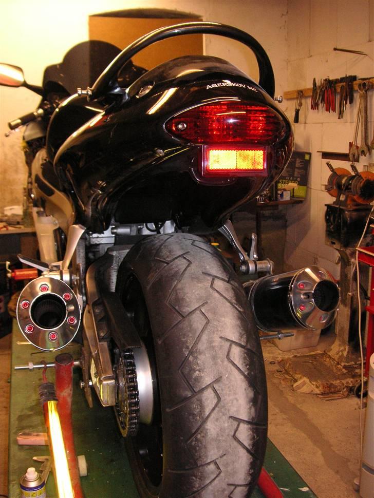 Suzuki GSX1300R Hayabusa *SOLGT* - Undertail monteret billede 3