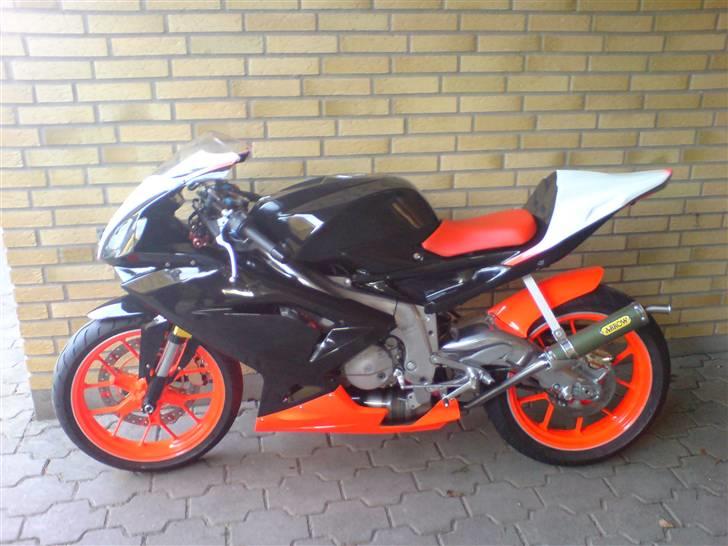 Aprilia RS 125R "SOLGT" billede 2