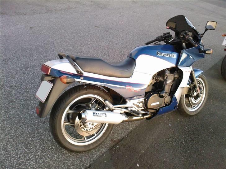 Kawasaki Gpz 900 R - Topgun maskinen. 80`ernes svar på en hayabuza billede 4