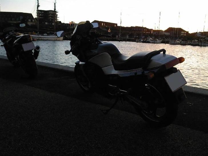 Kawasaki Gpz 900 R - selv den værste mc tur er bedre end den bedste arbejdsdag. billede 5