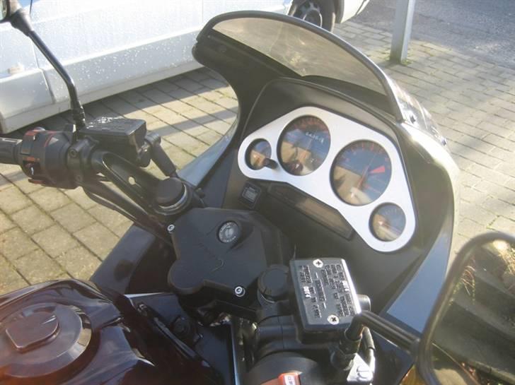 Honda VF 750 F (Solgt) - Nydelig instrumentering. billede 4