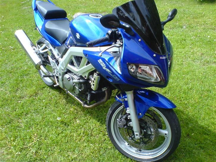 Suzuki SV650S 2004 - *SOLGT* - Før ny potte og fuldkåbe billede 2