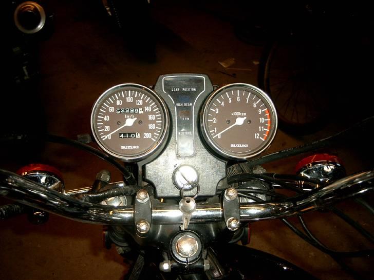 Suzuki GS400L **SOLGT** - Læg mærke til gearindikator billede 3