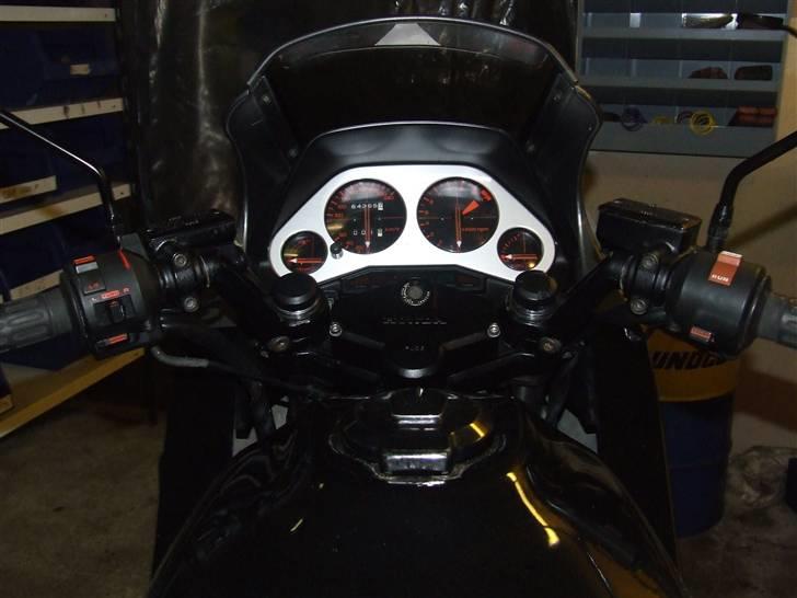 Honda VF 750 F (Solgt) - Set fra førerens synspunkt billede 7