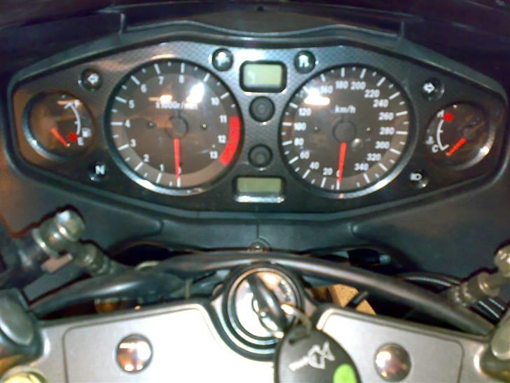 Suzuki GSX1300R Hayabusa *SOLGT* billede 7