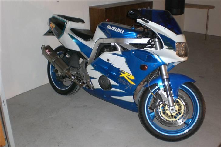 Suzuki gsxr 400 (totalskadet) billede 14