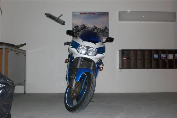 Suzuki gsxr 400 (totalskadet) billede 15