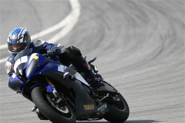 Yamaha R-Sexy - jep , den kan også svinge til højre !.  billede 4