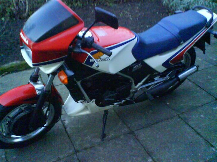 Honda MVX 250 F *skrottet* billede 3