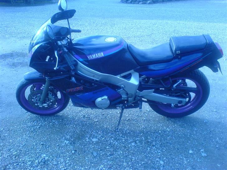 Yamaha FZR600 billede 4