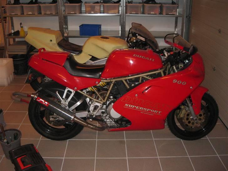 Ducati 900 Supersport billede 1