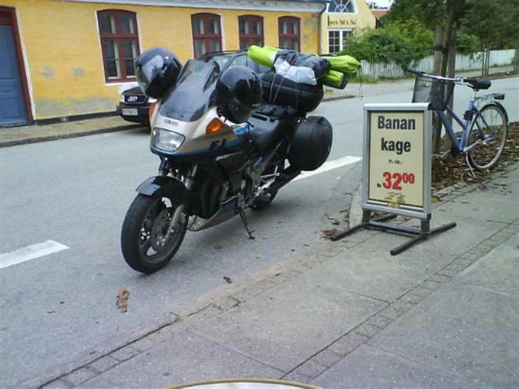 Yamaha fj 12oo - pit stop, søndag  hos bageren i Skagen,, derefter mod lykken.. billede 5