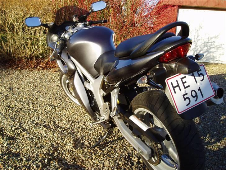 Suzuki SV 650S (SOLGT) billede 7