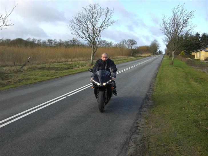 Yamaha R1 RN12 billede 2