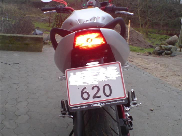 Kawasaki ER6n  meget død - go røv syntes jeg da selv:) billede 3