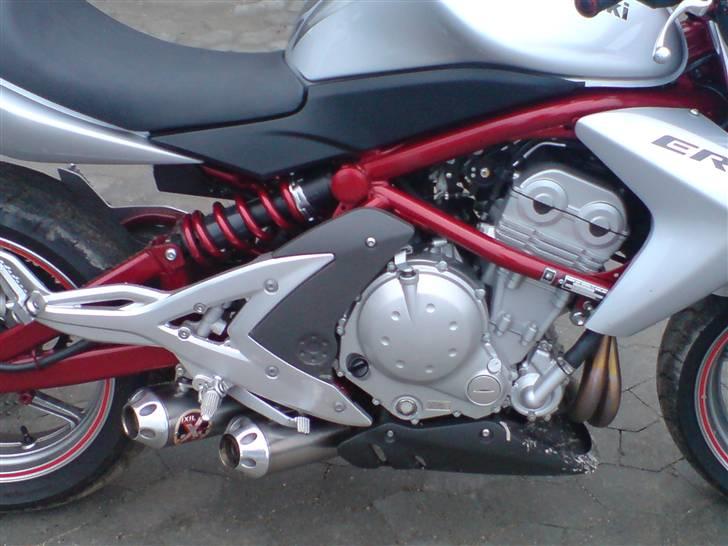 Kawasaki ER6n  meget død billede 7