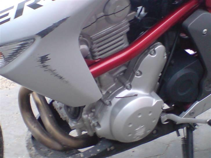 Kawasaki ER6n  meget død - ridserne:( billede 8