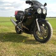 Suzuki GsxR 400R SP