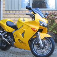 Honda vfr 800