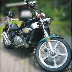 Honda Super magna under ombyg