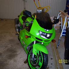 Kawasaki ZX9R