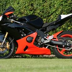 Kawasaki ZX6RR banejern 