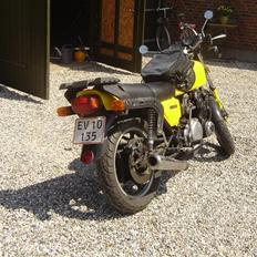 Suzuki gs550