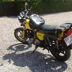 Suzuki gs550