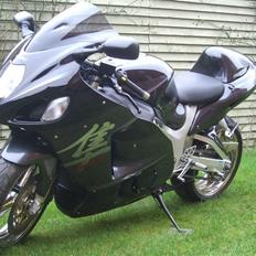 Suzuki GSX1300R Hayabusa   :Dark