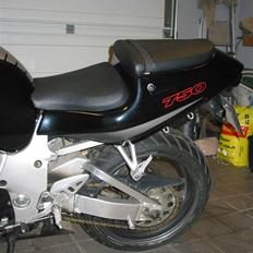 Suzuki GSX 750 R
