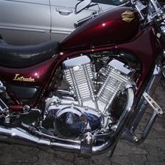 Suzuki Vs 700 Intruder