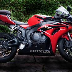 Honda CBR 1000RR StreetBlade