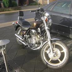 Yamaha 1000 virago guld