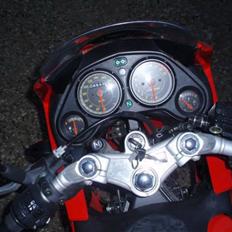 Honda CBR 125 R ** SOLGT **