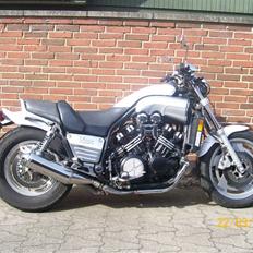 Yamaha vmax solgt