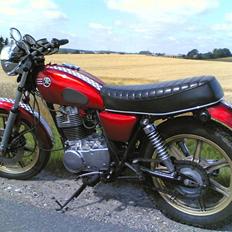 Yamaha SR500