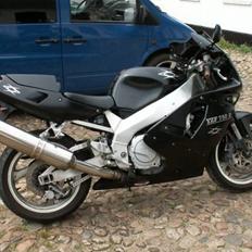 Yamaha YZF 750 R