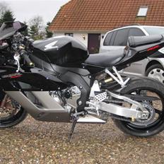Honda cbr 1000 rr fireblade