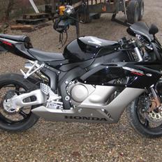 Honda cbr 1000 rr fireblade