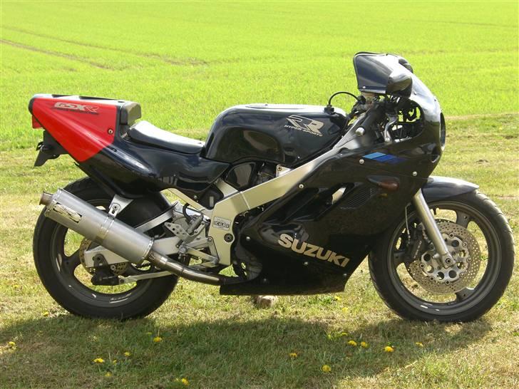 Suzuki GsxR 400R SP billede 1