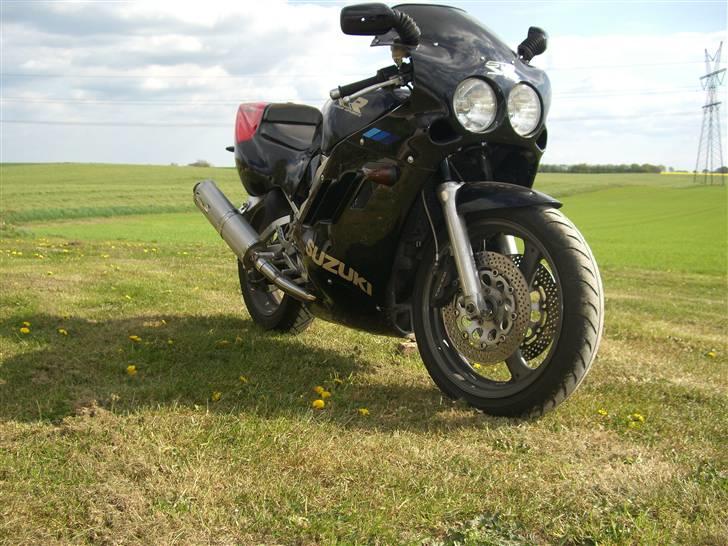 Suzuki GsxR 400R SP billede 5