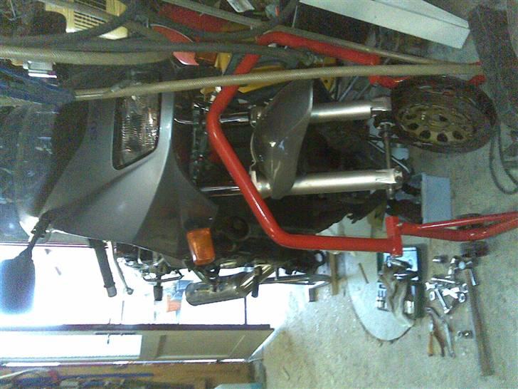 Suzuki RF 600 R solgt - det er godt man har så lang tid til at renovere maskinen i billede 7