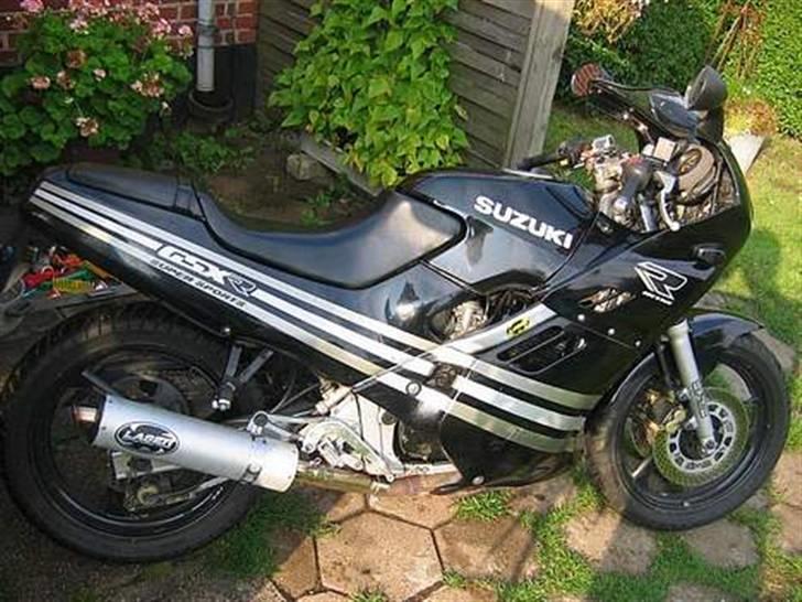 Suzuki GSXR 250 billede 1