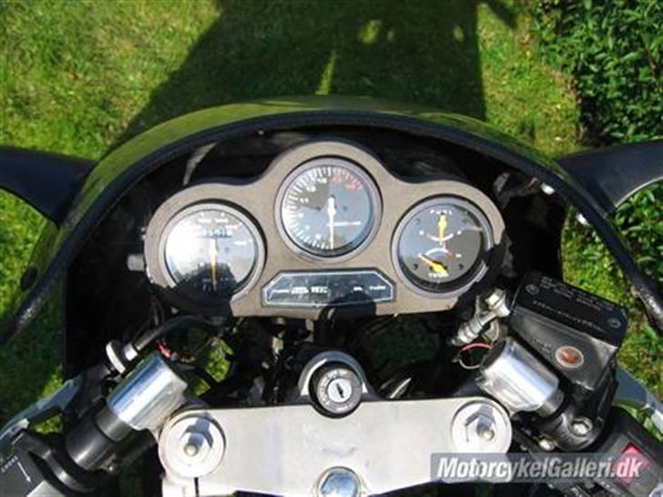 Suzuki GSXR 250 billede 3