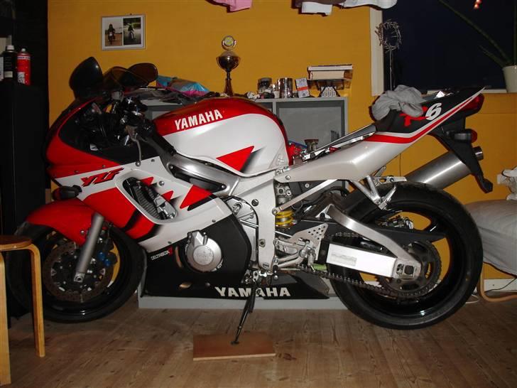 Yamaha YZF R6 -SOLGT- billede 16