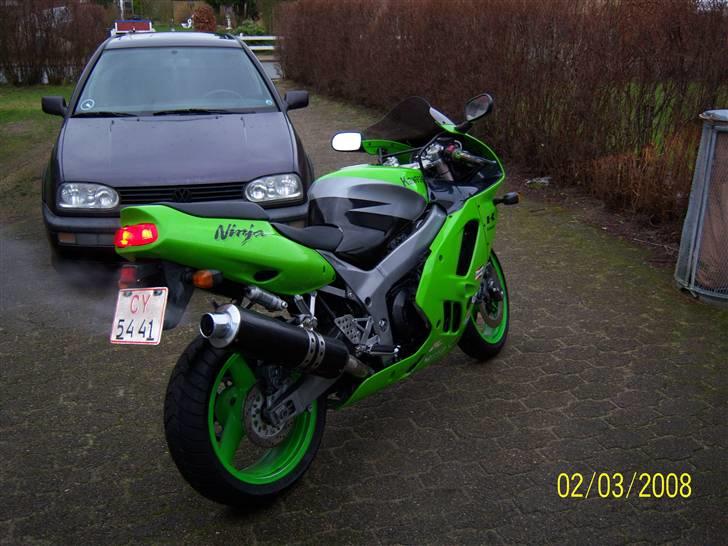 Kawasaki ZX9R billede 2
