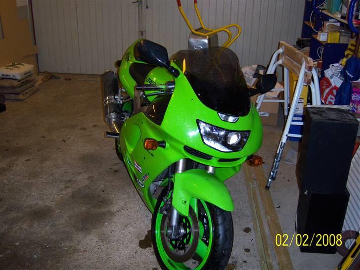 Kawasaki ZX9R billede 3