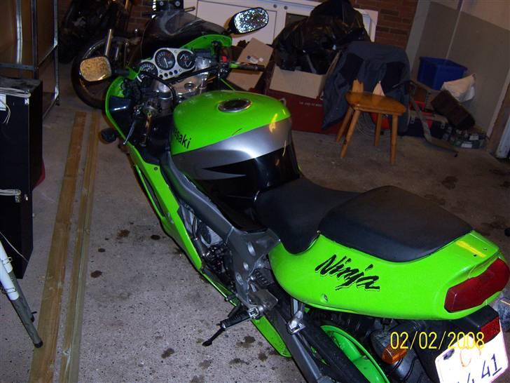 Kawasaki ZX9R billede 5